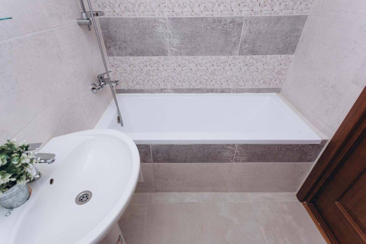 Apart-Smart On Kharkovskaya Near Lavina 1 Floor Apartment Sumy Bagian luar foto